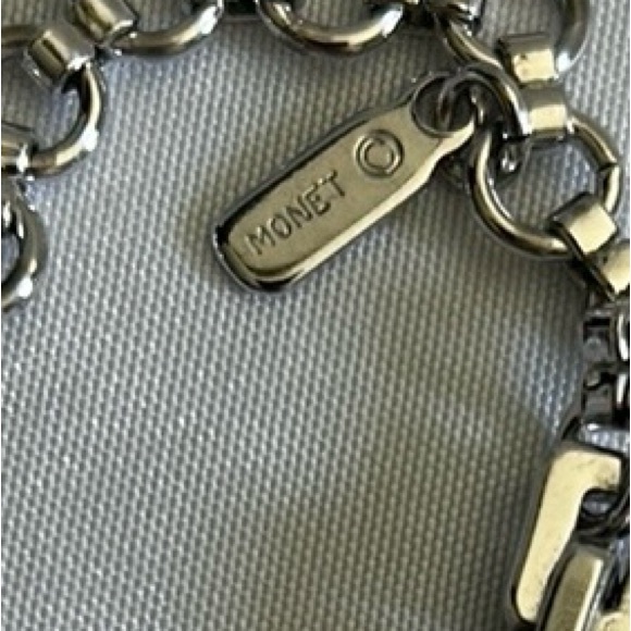 Monet Shiney Silver Tone Repeating Block Style Choker Necklace
